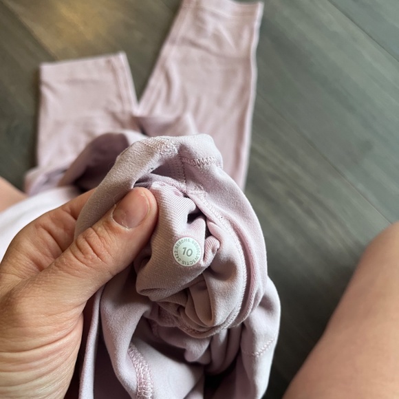 Lululemon align size 10, 28" inseam pink comfy athletic casual - Picture 3 of 3